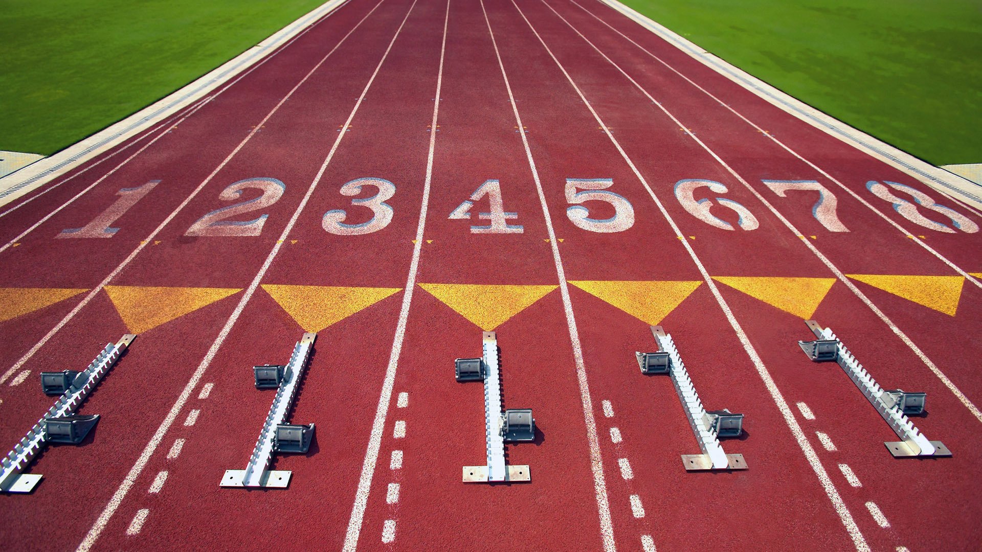 冰火两重天，国安五连胜傲视群雄，曼联主帅深陷下课危机，冰火两重天，国安五连胜傲视群雄，曼联主帅深陷下课危机